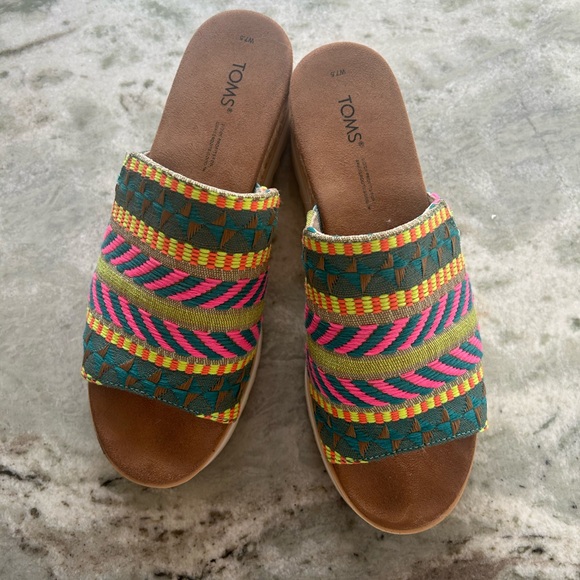 TOMS Womens Diana Mule Sandal - Neon Pink Global Jacquard 7.5 - Picture 2 of 4